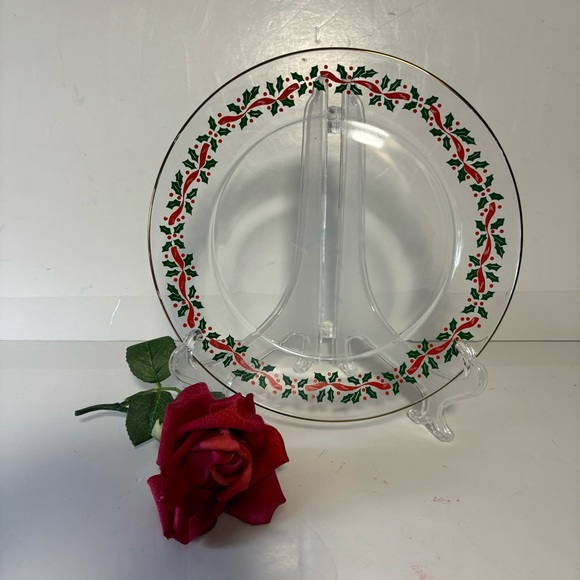 Vtg Christmas Arcoroc Holly Berry red ribbon 8” clear salad plate EUC - Picture 2 of 5